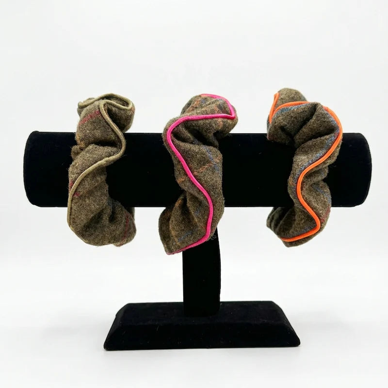 CARLITOS x Oh Evchen TWEED SCRUNCHIE